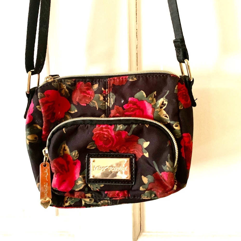 Betsey Johnson adorable handbag